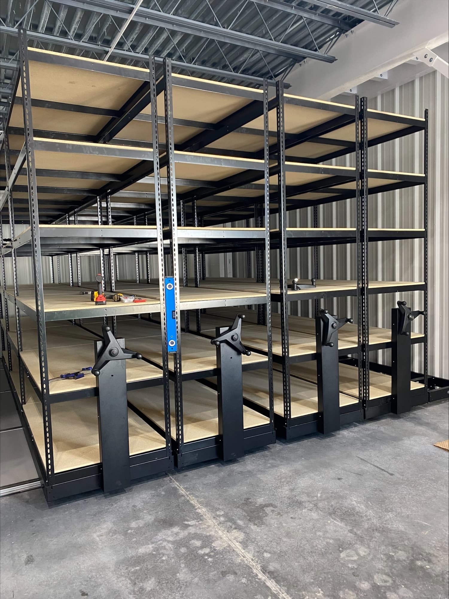 High-density mobile shelving system