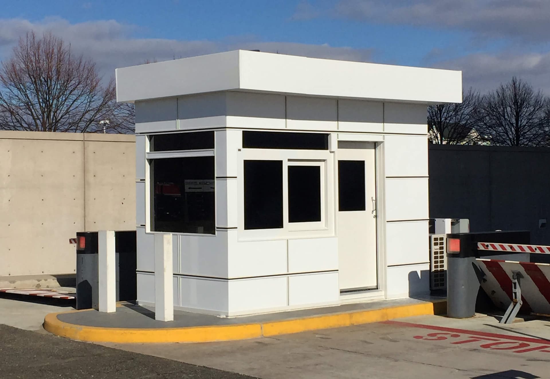 Modular security guard booth